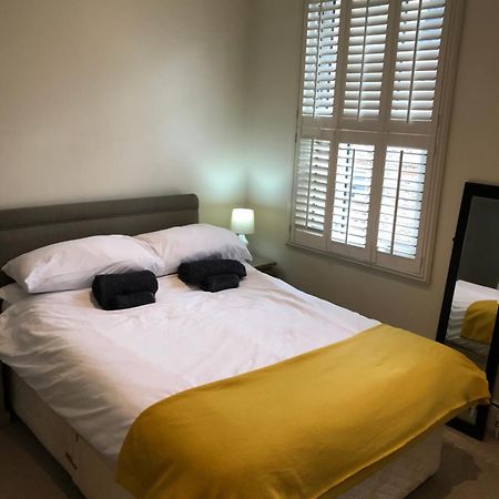 Stylish & Spacious 3 Bed Victorian House Sleeps Up To 7 - Near O2, Museums, Excel, Mazehill Station 12 Mins Direct Into London Bridgeヴィラ エクステリア 写真