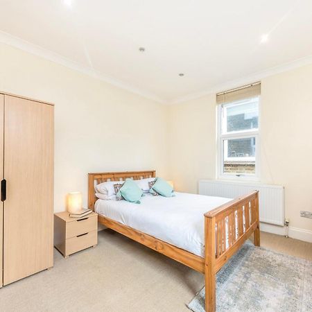 Stylish & Spacious 3 Bed Victorian House Sleeps Up To 7 - Near O2, Museums, Excel, Mazehill Station 12 Mins Direct Into London Bridgeヴィラ エクステリア 写真
