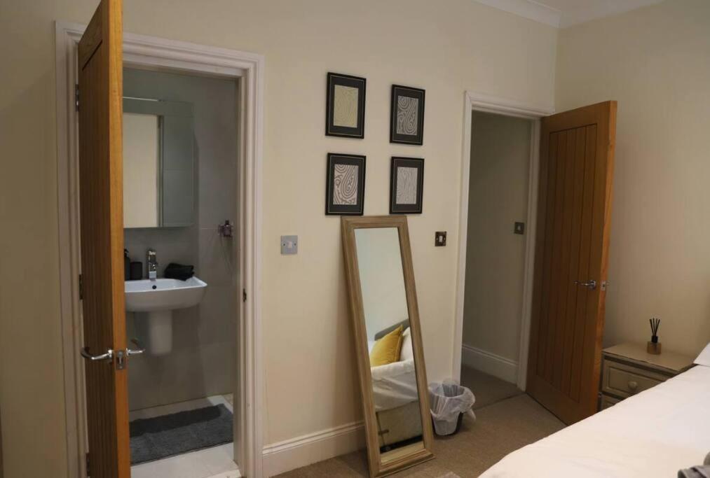 Stylish & Spacious 3 Bed Victorian House Sleeps Up To 7 - Near O2, Museums, Excel, Mazehill Station 12 Mins Direct Into London Bridgeヴィラ エクステリア 写真